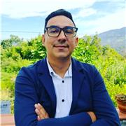 Soy psicólogo profesional con diplomado en psicología clínica y experiencia en la misma área, apasionado de las relaciones interpersonales que generen conocimiento mutuo